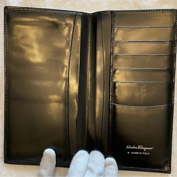 Salvatore Ferragamo Authentic Vintage Shiny Black Leather Slim Bifold Wallet - Picture 3 of 11